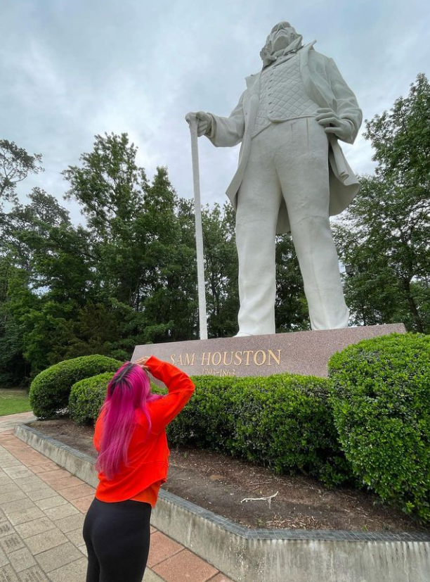 There's jut nothing like standing at the base of the Sam Houston Statue and looking up! This enormous 77ft statue sculpted in Sam Houston's likeness by artist, David Adickes, was built in 1994 and sees visitors from all over the world! #VisitHuntsvilleTX