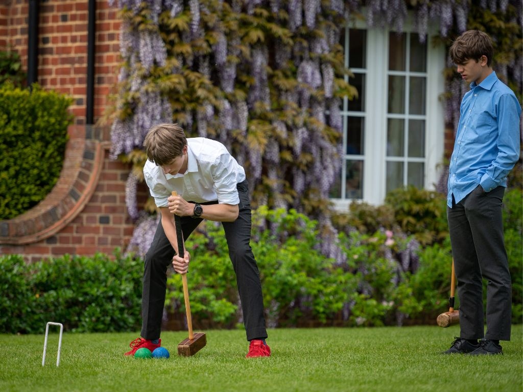 RadleyCollege's tweet photo. Enjoying the last few weeks of the Summer Term with a few games of croquet outside B and F Social. 🙌🏼
#NoOrdinaryPlace https://t.co/fU2yN6C21a