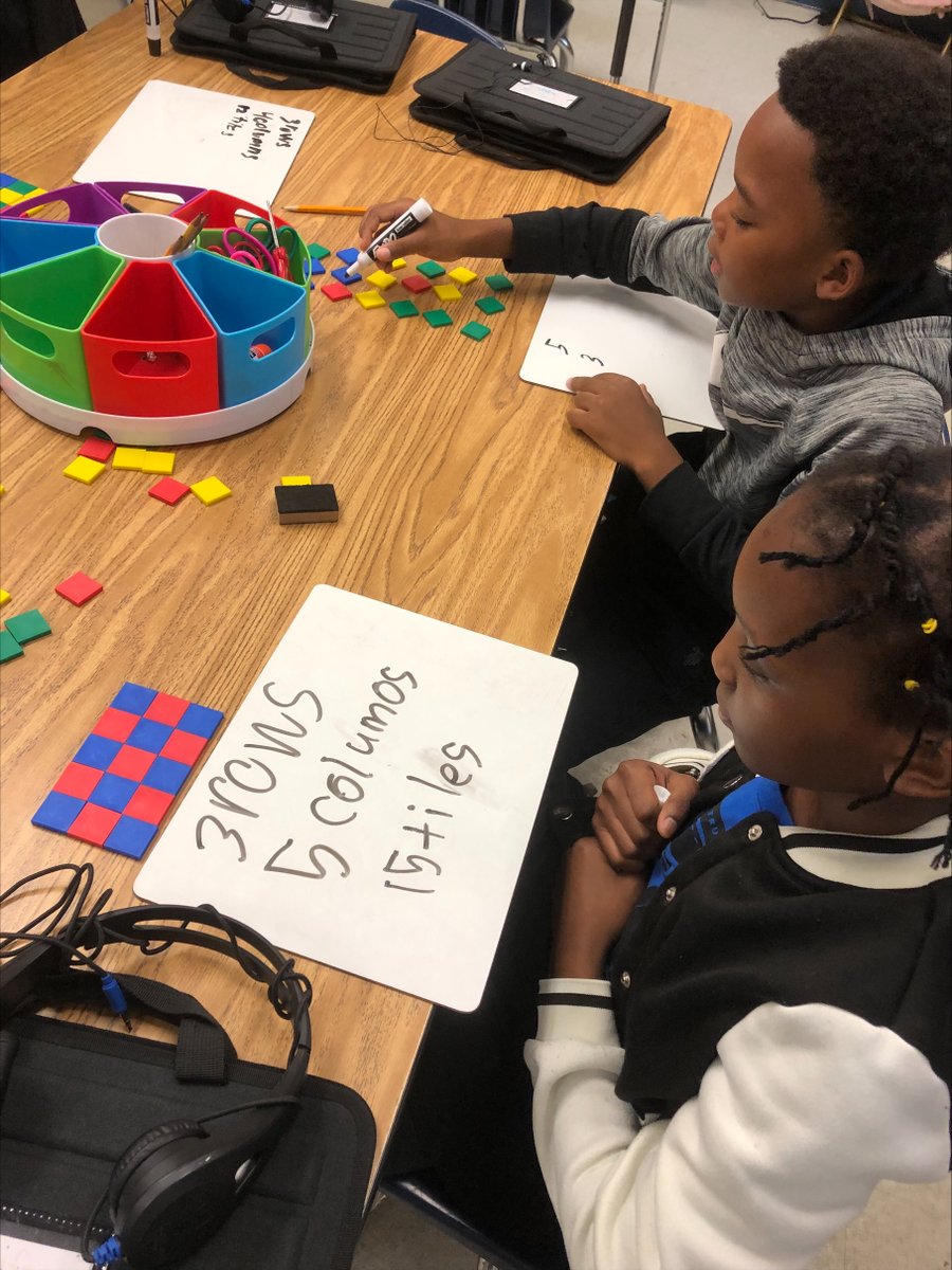 FondeElementary's tweet image. Mrs. House&apos;s 2nd graders had fun making their own rows and columns. It’s always smiles when these kiddos can get their hands on manipulatives! #CelebrateFonde #LearningLeading