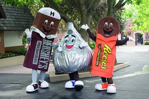 Your friendly reminder that the Hershey Kiss is a trans icon beloved by her friends and now that she’s had time to process a STUNNING glowup she’s taking the Capitol by storm

Pass the #FairnessAct