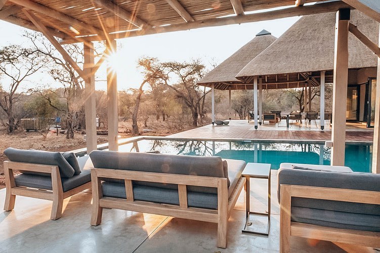 South Africa waits…….. ✨ 

Come and experience the beauty she offers, the cultures she holds, the vast landscapes and mountains that are waiting to be explored, witness the wild life that calls her home all while indulging in your very own luxury villa ✨ 

Book online with