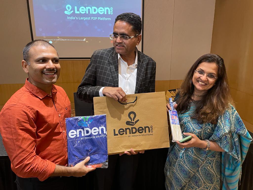 poonamrungta's tweet photo. Glad to meet team #Lenden which is emerging peer to peer #p2p lending and understand the business better with my fellow colleagues. #investing #diversify #savings @LenDenClub with Nirmalji, Bhavesh and Mudit. https://t.co/d0vUZv5gzt