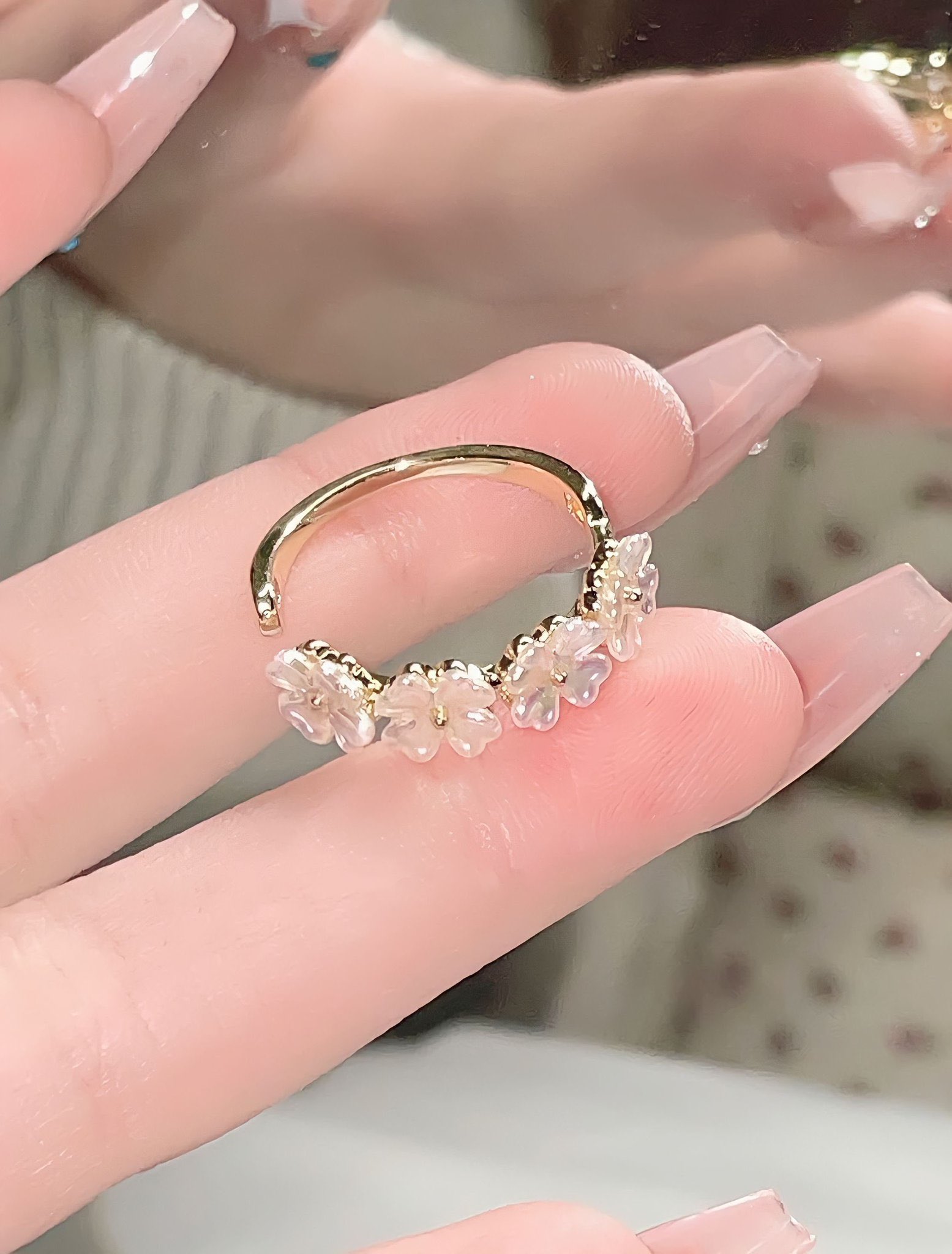 Newlywed Couple Showing Wedding Rings · Free Stock Photo