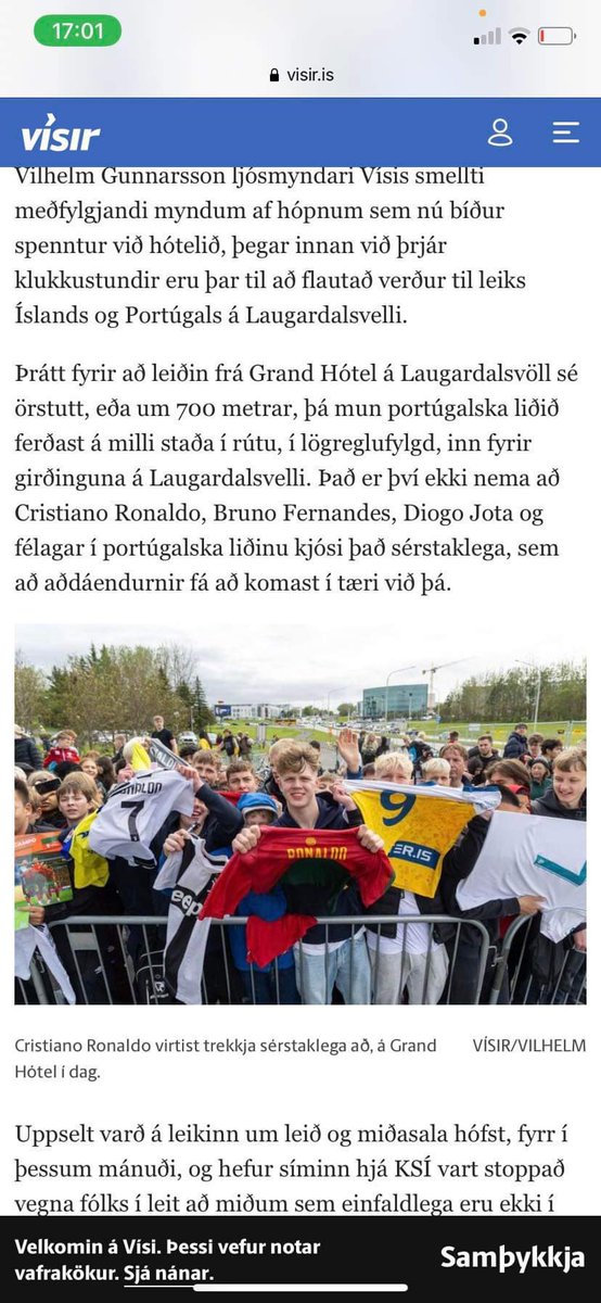 Að sjàlfsögðu er einhver 👑kóngur👑mættur með KFG treyju fyrir Ronaldo að árita ✍🏻