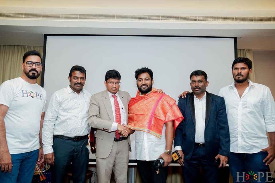 PriyeshSoundra's tweet photo. HOPE launch event-Dubai🔥🔥🔥
Congratulations #Hopeteam!!
@RVikraman @Kausarbaig Keep rising and inspiring. Be a blessing to more people❤️🌟🙌
p.s. Photographer nambhe #Vikku rasigar ninnaikiren🤪 https://t.co/Oe0zZyvVQ7