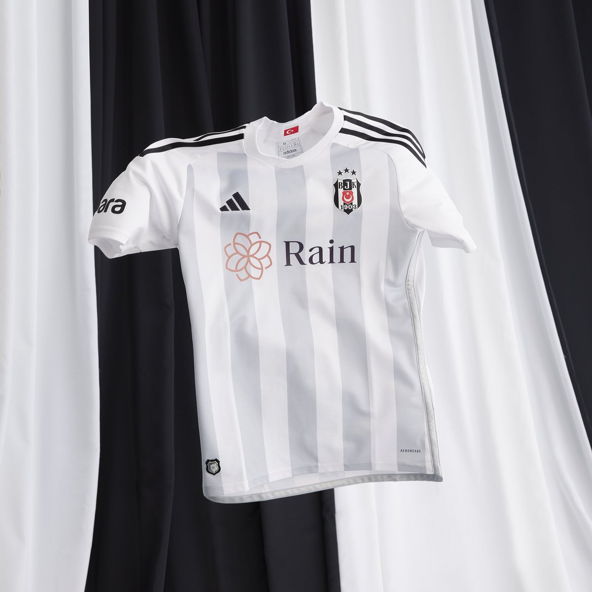 Feast your eyes on the stunning new jerseys that Beşiktaş will proudly don in the 2023-2024 season! Get ready for a season filled with excitement, victories, and unforgettable moments. Let’s conquer the field, Beşiktaş! 🦅