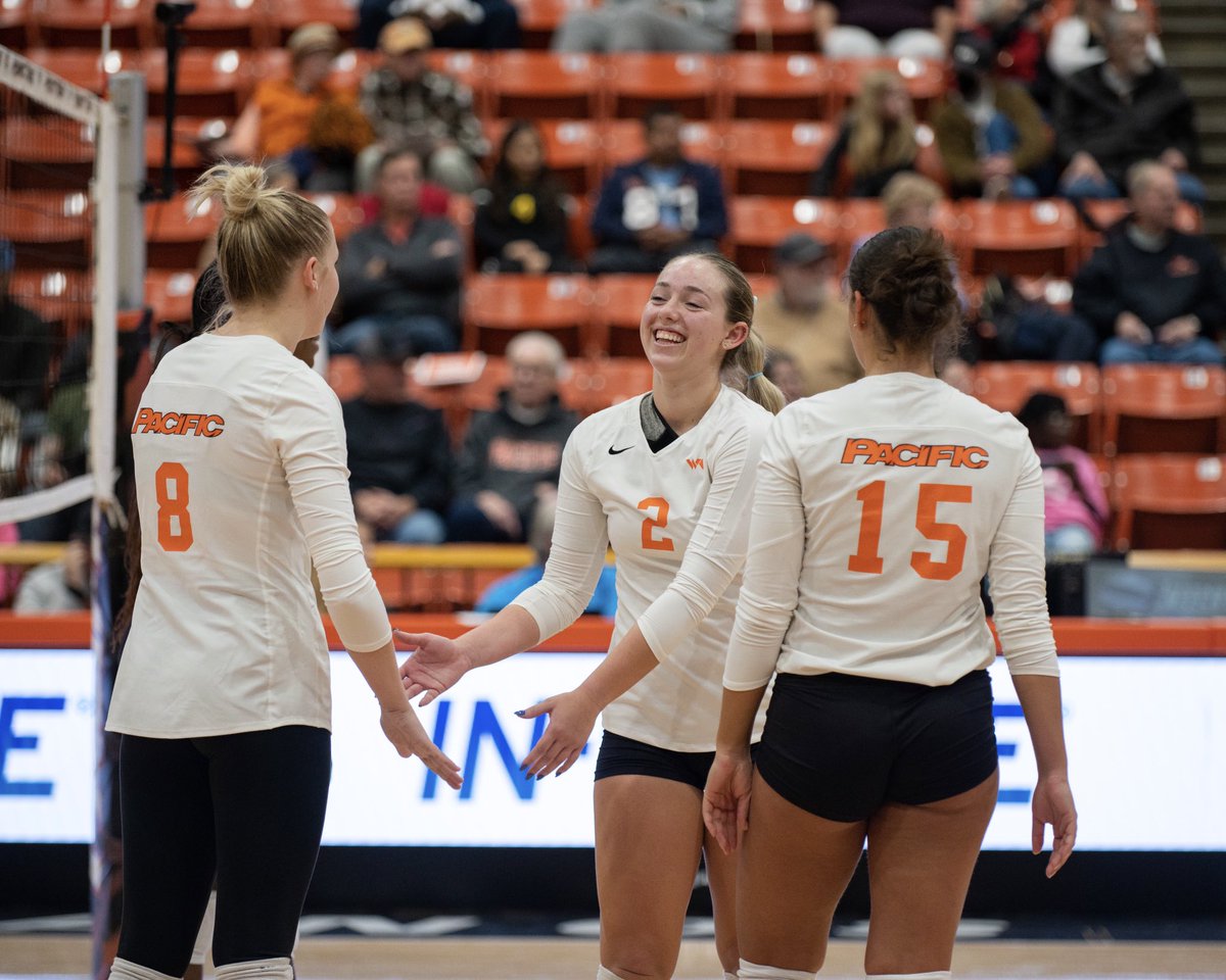 Pacificwvball's tweet photo. On court smiles coming 🔜 https://t.co/w2wuI8VZFp