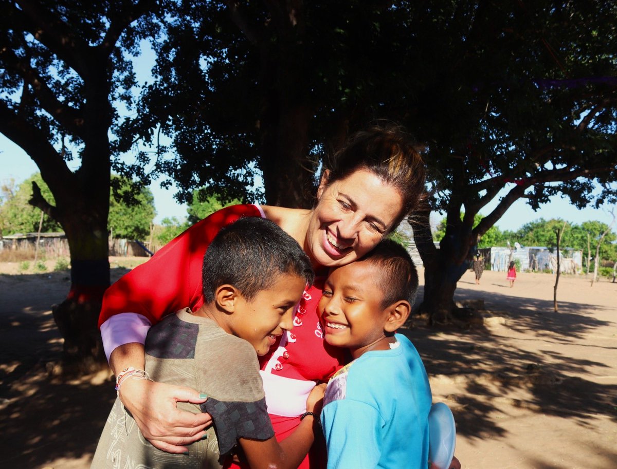 Mariapaudev's tweet photo. Gracias niños y adolescentes en #Colombia por elevar su voz en el #DiaMundialdelRefugiado y recordarnos que aún necesitamos hacer mas para que ningún niño se quede sin protección y goce de entornos seguroen este pais! @savethechildrencol #acnur #oim https://t.co/QWYQw0lHW0