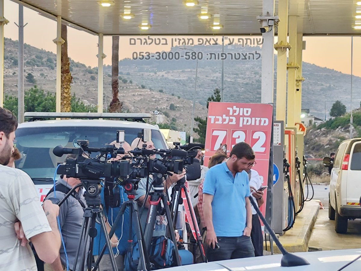 ycfletcher's tweet photo. @SkyNewsBreak @BBCBreaking awaiting your coverage of the barbaric attack that has just slaughtered 4 innocent israeli citizens enjoying a quiet evening meal https://t.co/NXxJmQD5DA