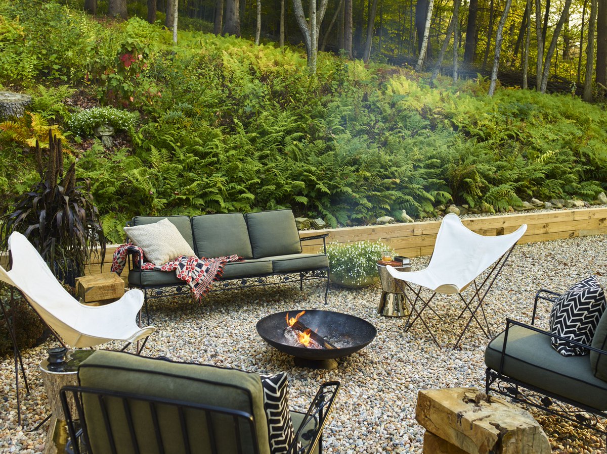BackyardGems's tweet image. Here are a few easy backyard updates you can do before summer:

- Outdoor Lighting
- Add a garden or plants
- Update your outdoor seating
- Outdoor dining
- Fire pit
- Water feature

#backyardupdates #backyard #backyardgoals #backyardoasis #backyarddesign #backyardgarden