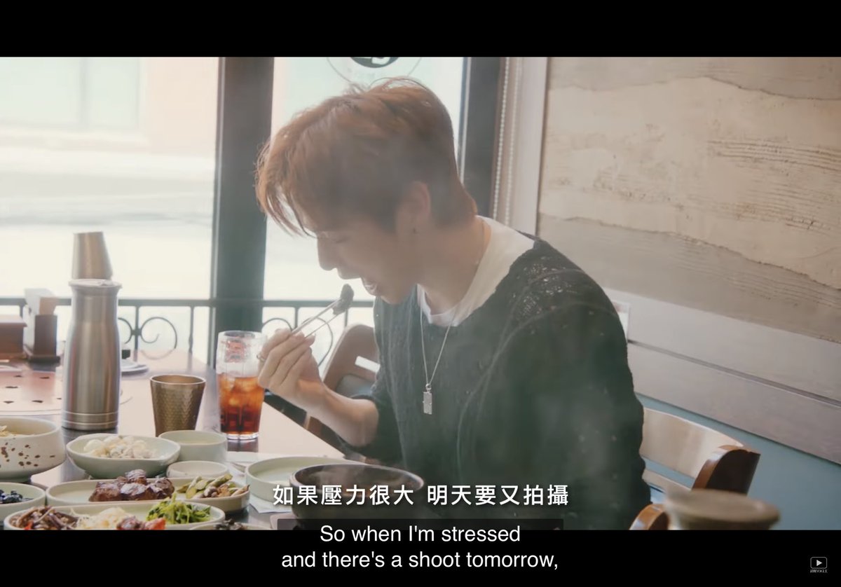happite's tweet photo. ชอบความคิดแดนจังอะ It’s my job, not my life. Happiness in life is more important. 

เวลาทำงาน พอเครียดเลยกิน กินเพื่อให้หายเครียด แล้วแดนก็อยาก live happily 👍🏻👍🏻

มีแดนเป็นไอดอลเรื่องกินละ https://t.co/Iw49GOO05C