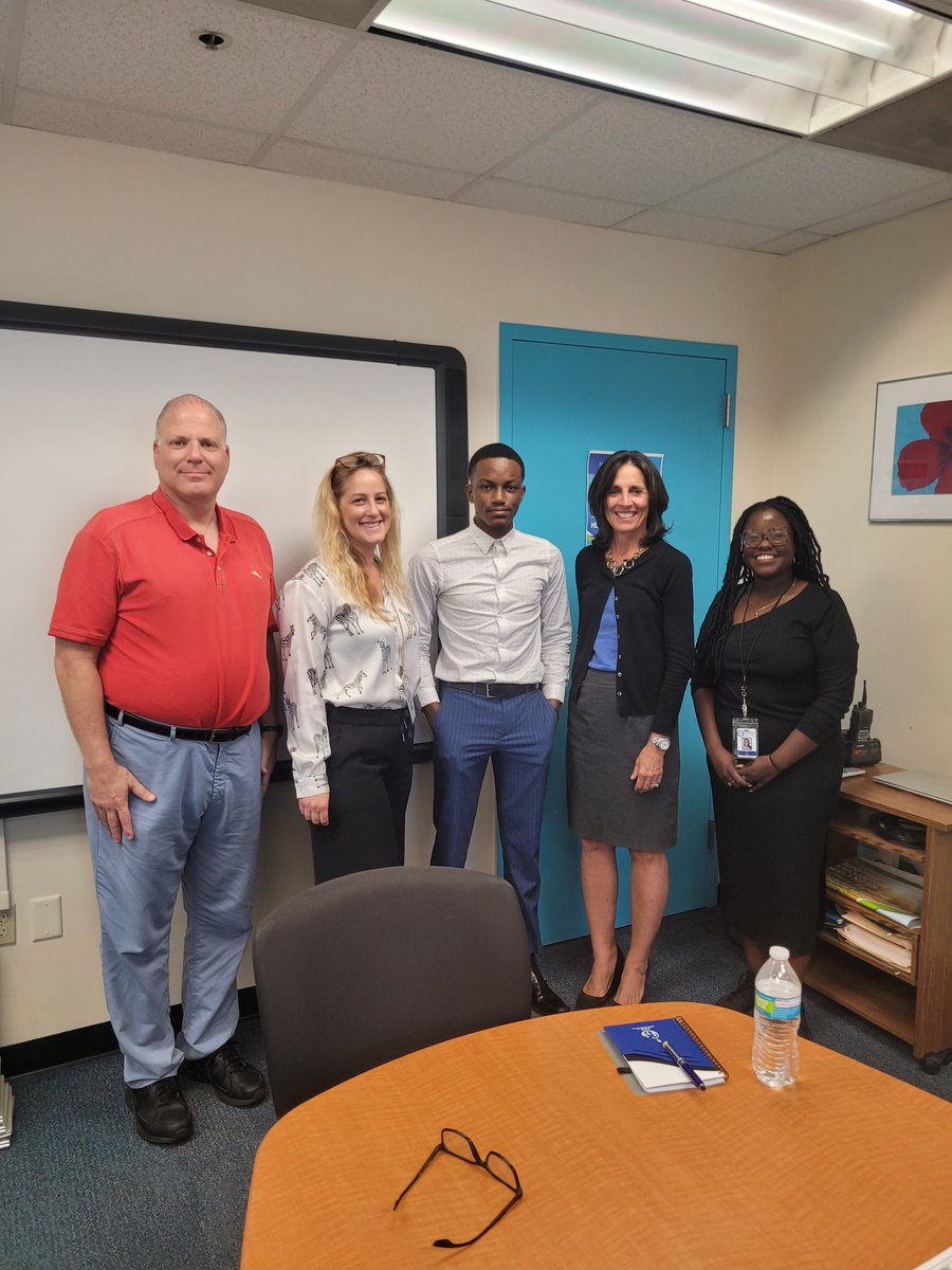 MDCPS_MHS's tweet photo. Excited to welcome our student intern, Mr. Jean-Pierre from @nmbhigh for the summer. A win/win for all of us! #ProjectREDI @SuptDotres @LDIAZ_CAO @mdcps_profdev https://t.co/y2azZ4rYgg
