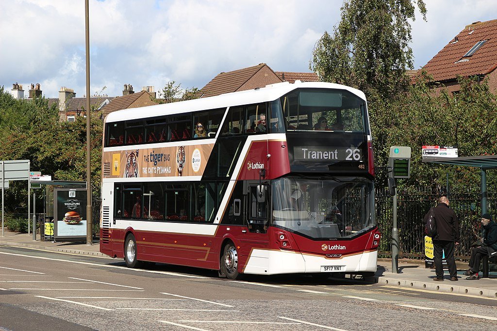 A Lothian Buses Volvo B5TL with Wright Gemini 3 bodywork in Portobello, August 2018