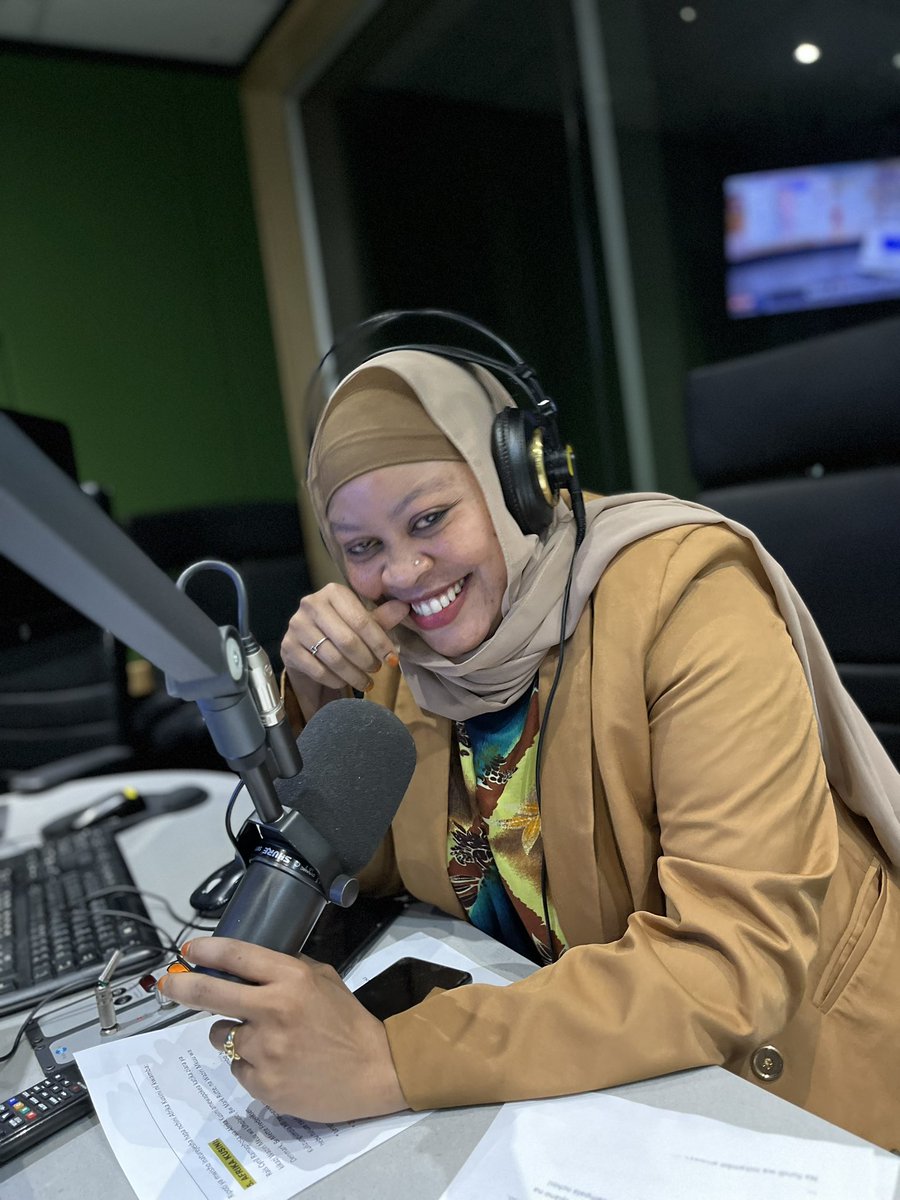 channelafrica1's tweet photo. Happy #Choosday! 🫶🏾  Thank you for tuning in to #DarubiniYaAfrika with Ayam Shekifu 🎧🌍🧡 https://t.co/Zp9nkUVQRJ