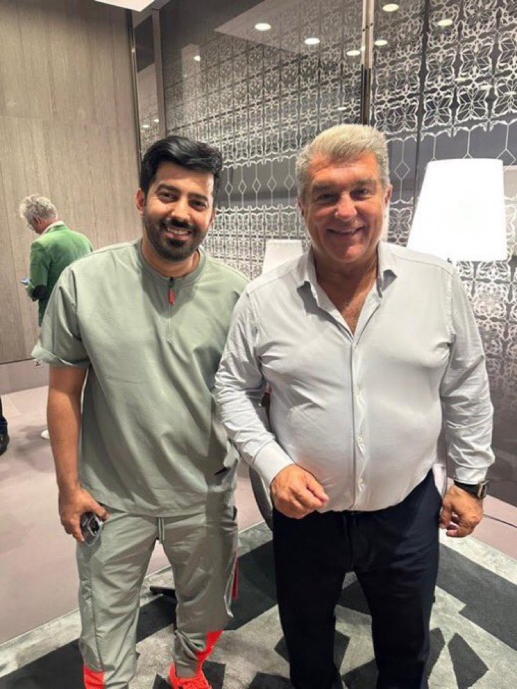 Culernews's tweet photo. 🚨📝 - Jornalista do Qatar Mabkhout Al-Marri:

“Há um super jogador que muitos gostariam que viesse para o Barcelona e alguns estão chateados com ele. O jogador está muito perto do Barcelona. Há muita conversa entre seu clube e o Barcelona e há alguns pontos restantes no aspecto financeiro. O jogador torce para o Barcelona e ele quer jogar pelo Barcelona.”