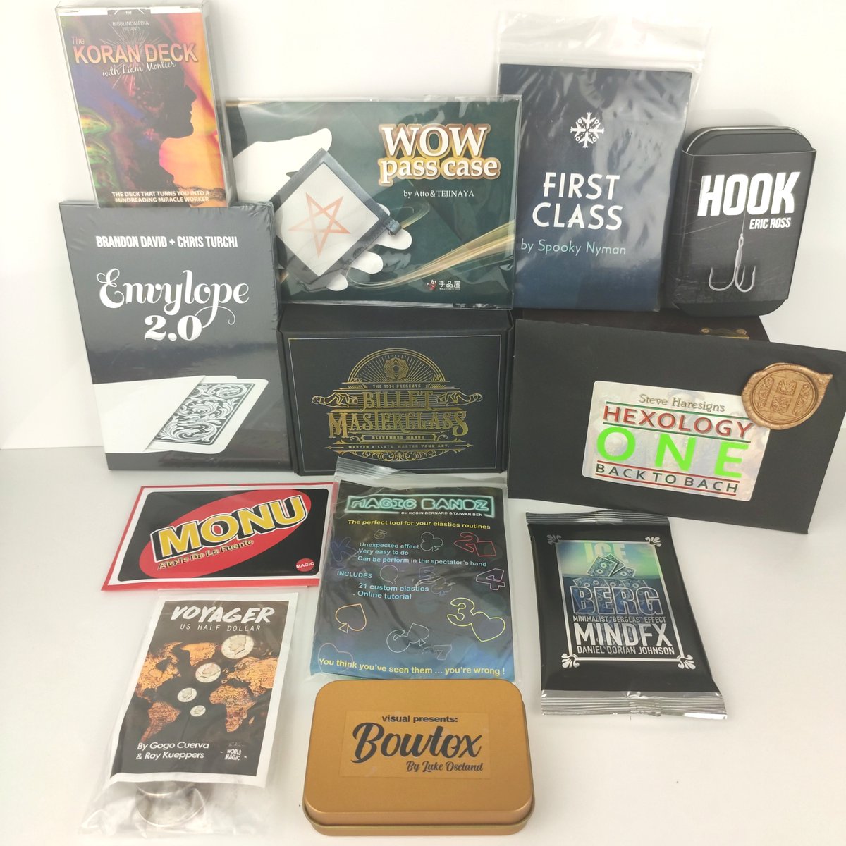 TiendaMagia's tweet photo. 🤩 ¡Novedades mágicas! 🙌Cartera WOW, Voyager, Billet Masterclass, Magic Bandz, La baraja Koran, Envylope 2.0, Iceberg, Bowtox, First Class, Hook, Hexology, MONU y Edible Balloon https://t.co/e8NpD4Kv6v