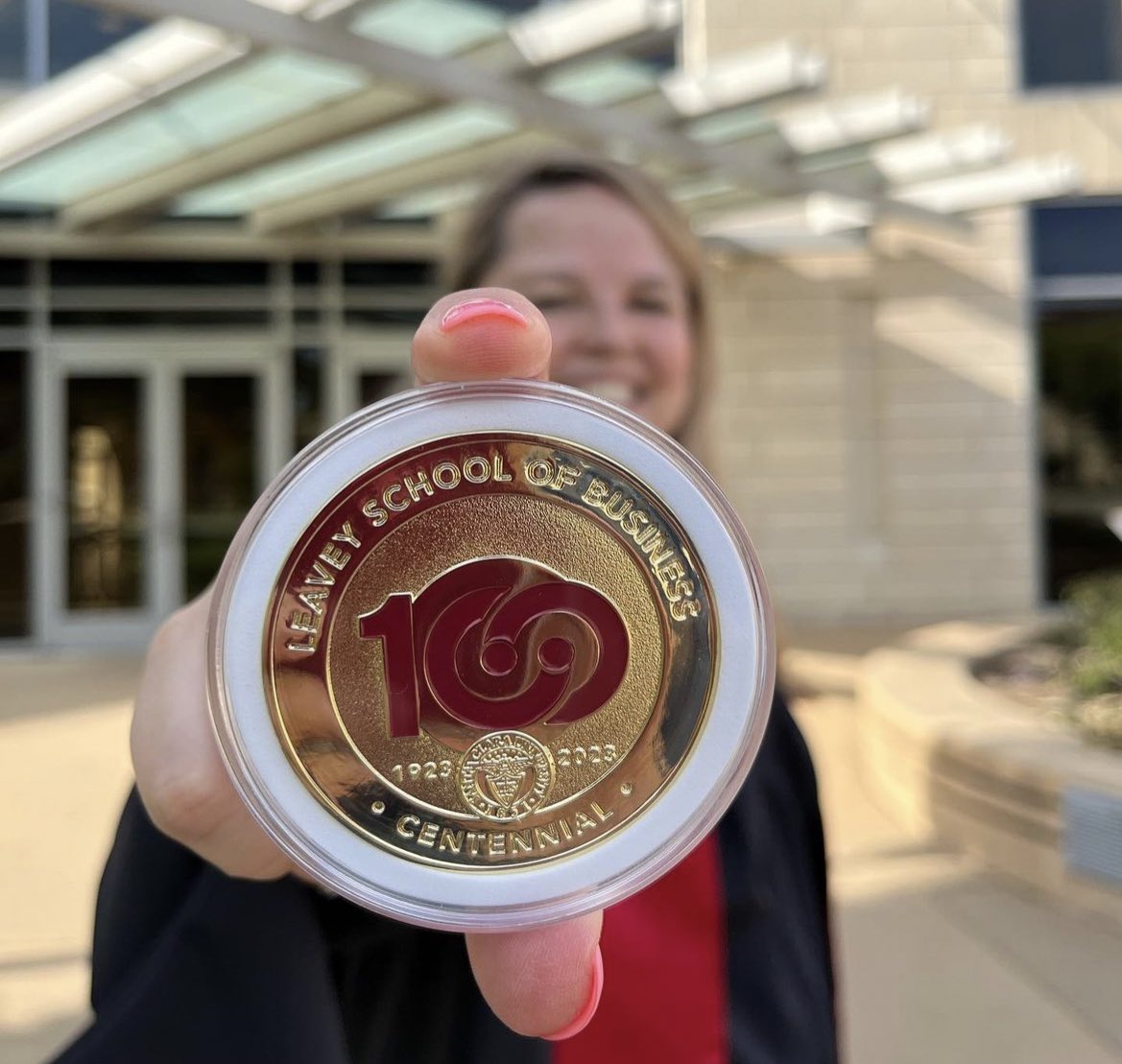 scubusiness's tweet photo. Just a few of our favorite graduation moments from this past weekend ๐๐
Remember this is only the beginning, Broncos! Welcome to the SCU and LSB Alumni familyโฅ๏ธ
#MBA #EMBA #SCUGrad #SCU2023 #LeaveyCentennial #100YearsOfBusiness #BroncoBound https://t.co/Zjcejluz46