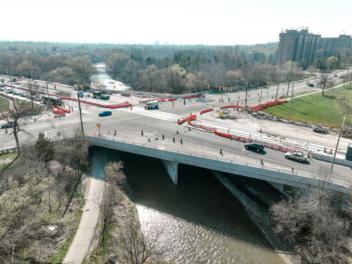 FinchWestLRT's tweet photo. Rail installation on the Humber River Bridge is beginning imminently. Motorists and pedestrians are reminded to exercise caution when in the area. https://t.co/QRxK2LtDhU