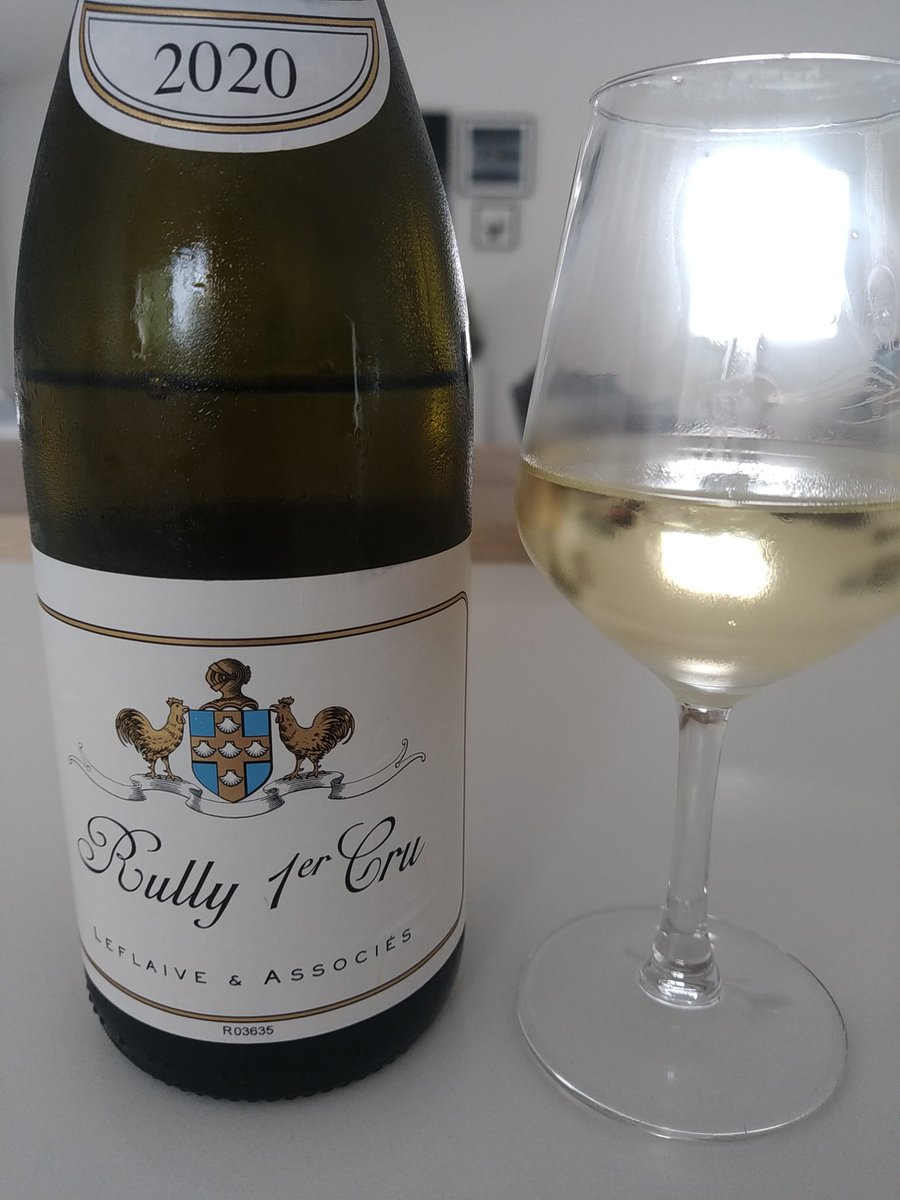 poiuuiop1234556's tweet photo. Vin du mardi soir. Rully de chez #leflaive. Très bon... https://t.co/rJDR5RIVfZ