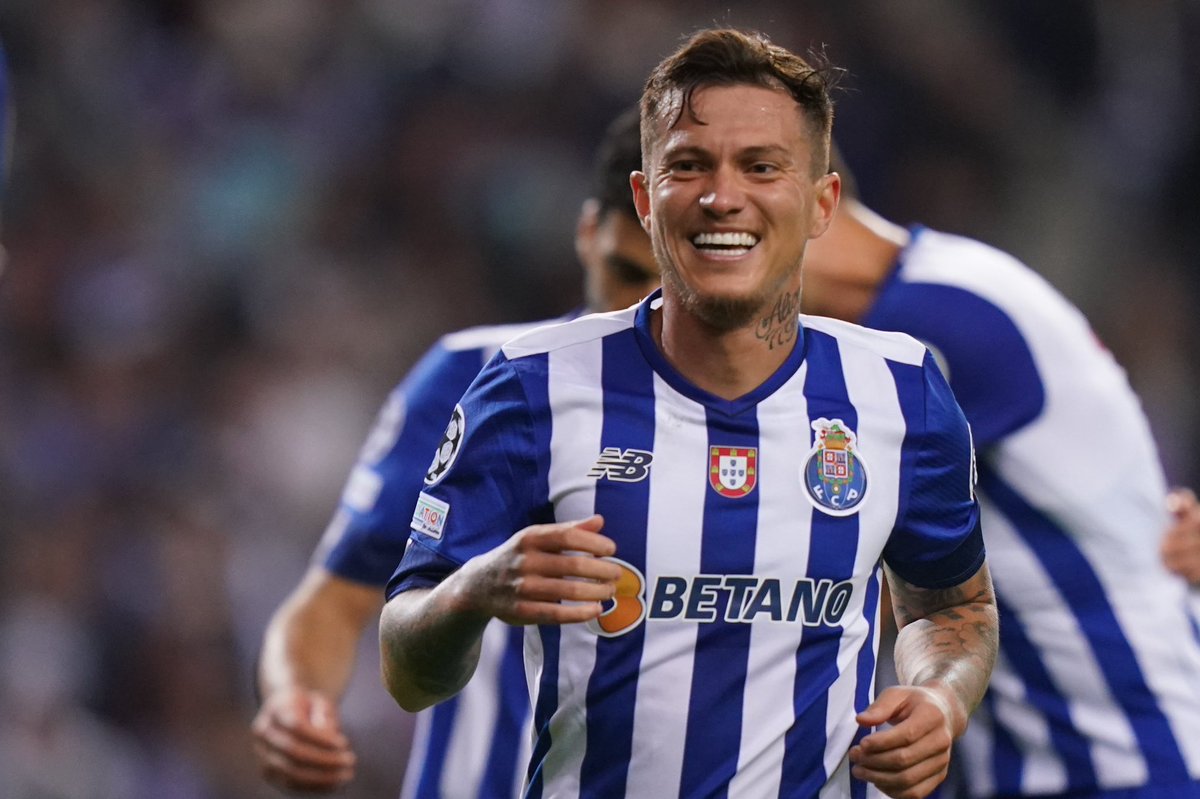 🚨🚨 BREAKING NEWS 🚨🚨
 
Otávio Monteiro disse SIM ao Real Madrid.

Mas infelizmente o clube madrileno NAO lhe perguntou NADA.