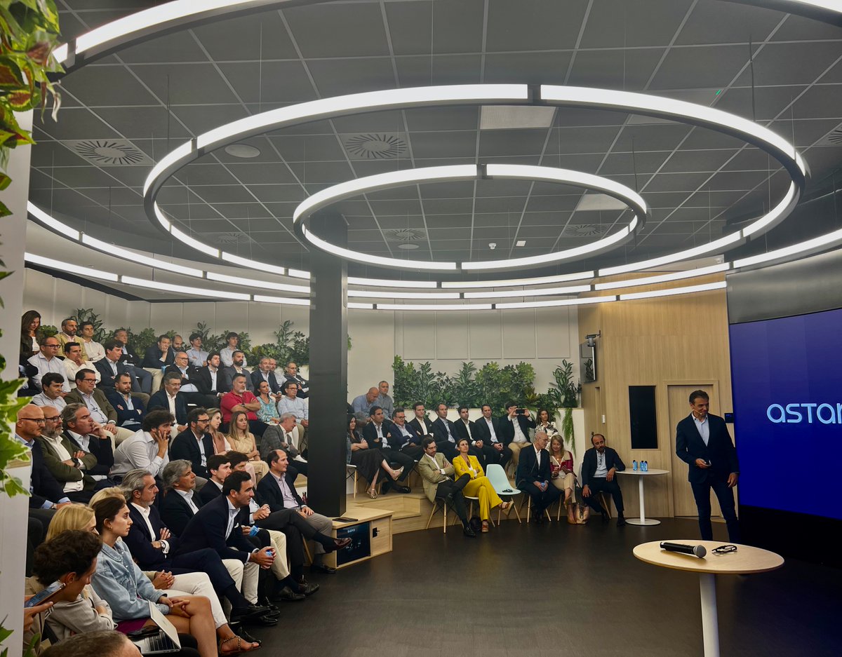 AstaraMobility's tweet image. At astara, our learning desire never shuts down!
We gather around our #MobilityTalks to discover the latest trends in #electric and #micro mobility, its opportunities and challenges, helping citizens embrace electrification.