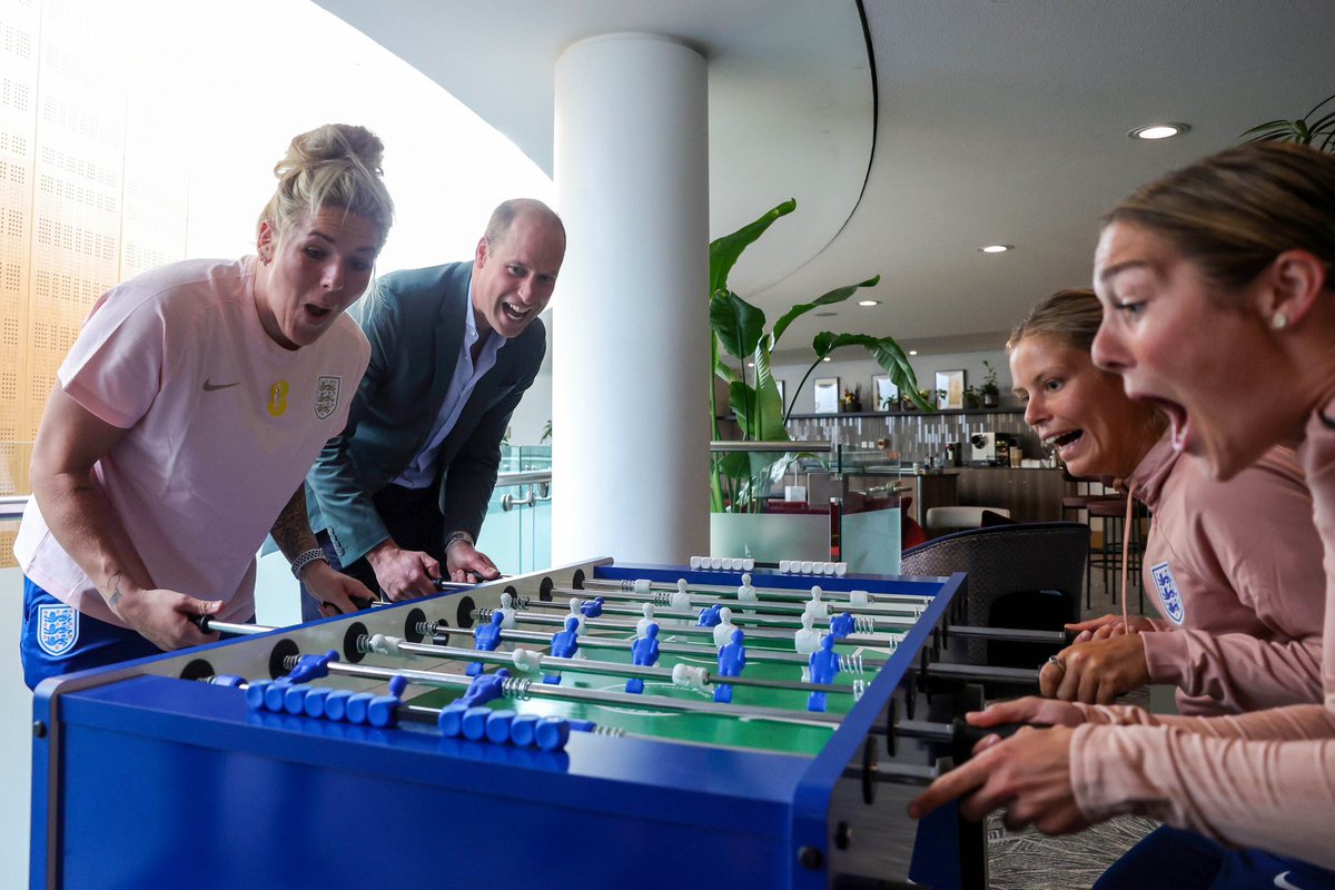 A fantastic visit to St George’s Park this afternoon to see the @Lionesses ahead of the FIFA Women’s World Cup. Was also a pleasure to surprise Sarina Wiegman with her Honorary C.B.E. 🎖️