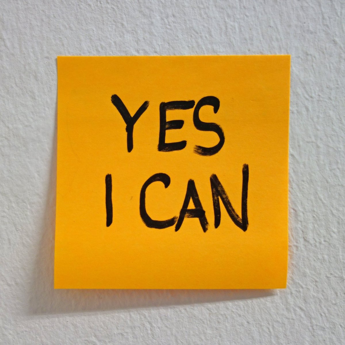 YES I CAN - POST IT INSTRUCTION #187 Matthias Braun 2023 7,7 x 7,7 cm post-it, felt pen
 
#matthiasbraun #contemporaryart #contemporaryartist #yesican #instruction #minimalart #conceptualart #minimalism #postit #orange #note #memory #postitart #wordart #artwork #textualart #art