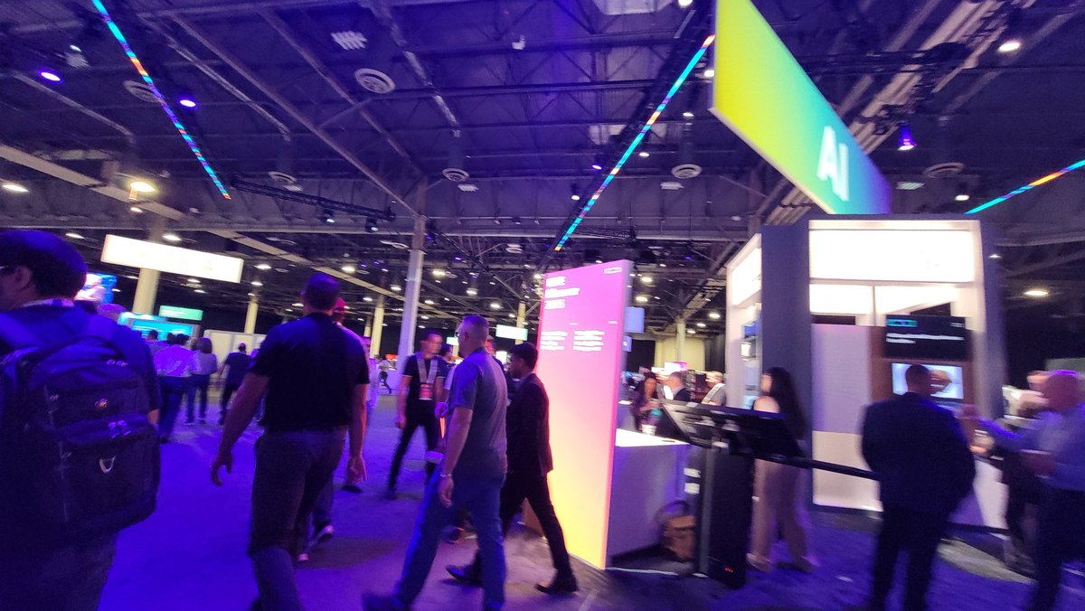 HPECAspire's tweet photo. FULL house for Antonio's Keynote! https://t.co/0Zv5fFTfuE