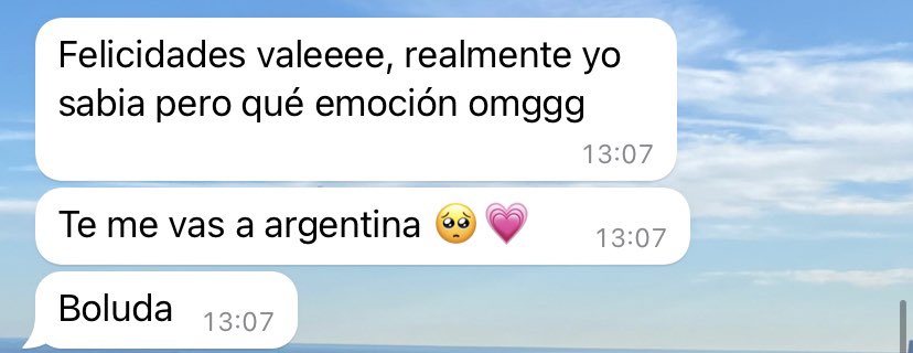 valeriamrn's tweet photo. mis amigas // mis amigos 

ajajajaja https://t.co/zUMM75sJYJ