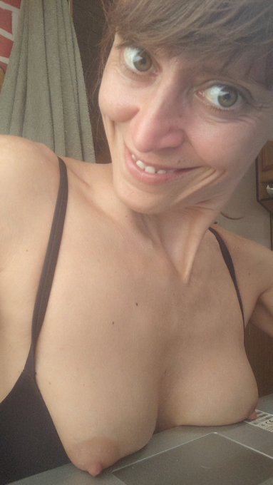 bacioni a tutti e buon serata 😜  #marted&igrave;tette   https://t.co/r6oTc4tbKE https://t.co/E0MgIKoH56<a href="/tag/marted%C3%ACtette"class="tags">#marted&igrave;tette</a>