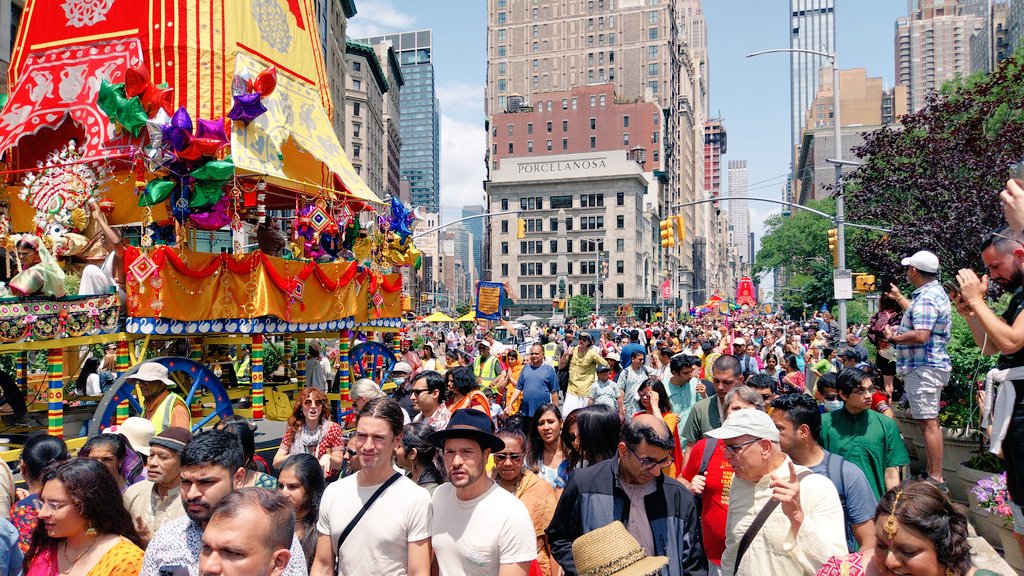iskcon's tweet photo. Sri Jagannath Rath Yatra in New York, USA. https://t.co/O7jrZMsSm9