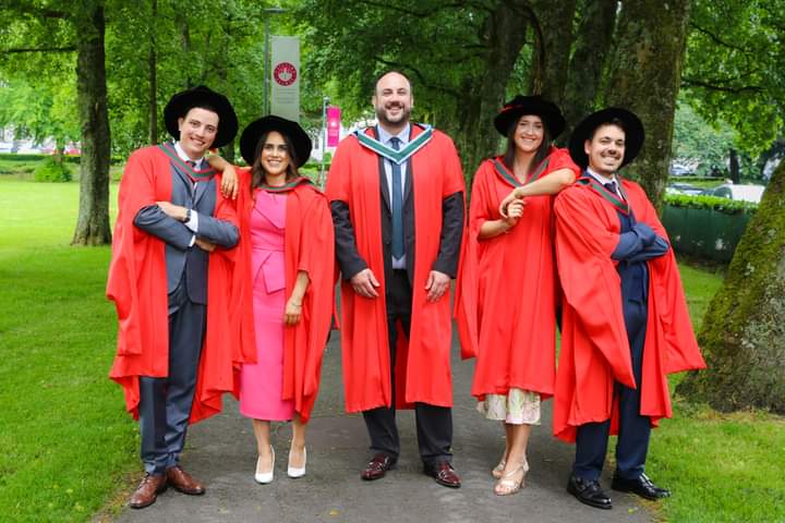 eimzwallace's tweet image. Beyond delighted to have graduated with my PhD this day last week  alongside #duffylab colleagues 👩‍🎓 Massive thanks to my supervisors @gduffy00 @Gabri_Bellavia @Liam_P_Burke, industrial host @ExploraBiotech, and @deliver_project manager @janiceosull86 📚✨️#msca #deliver #phd