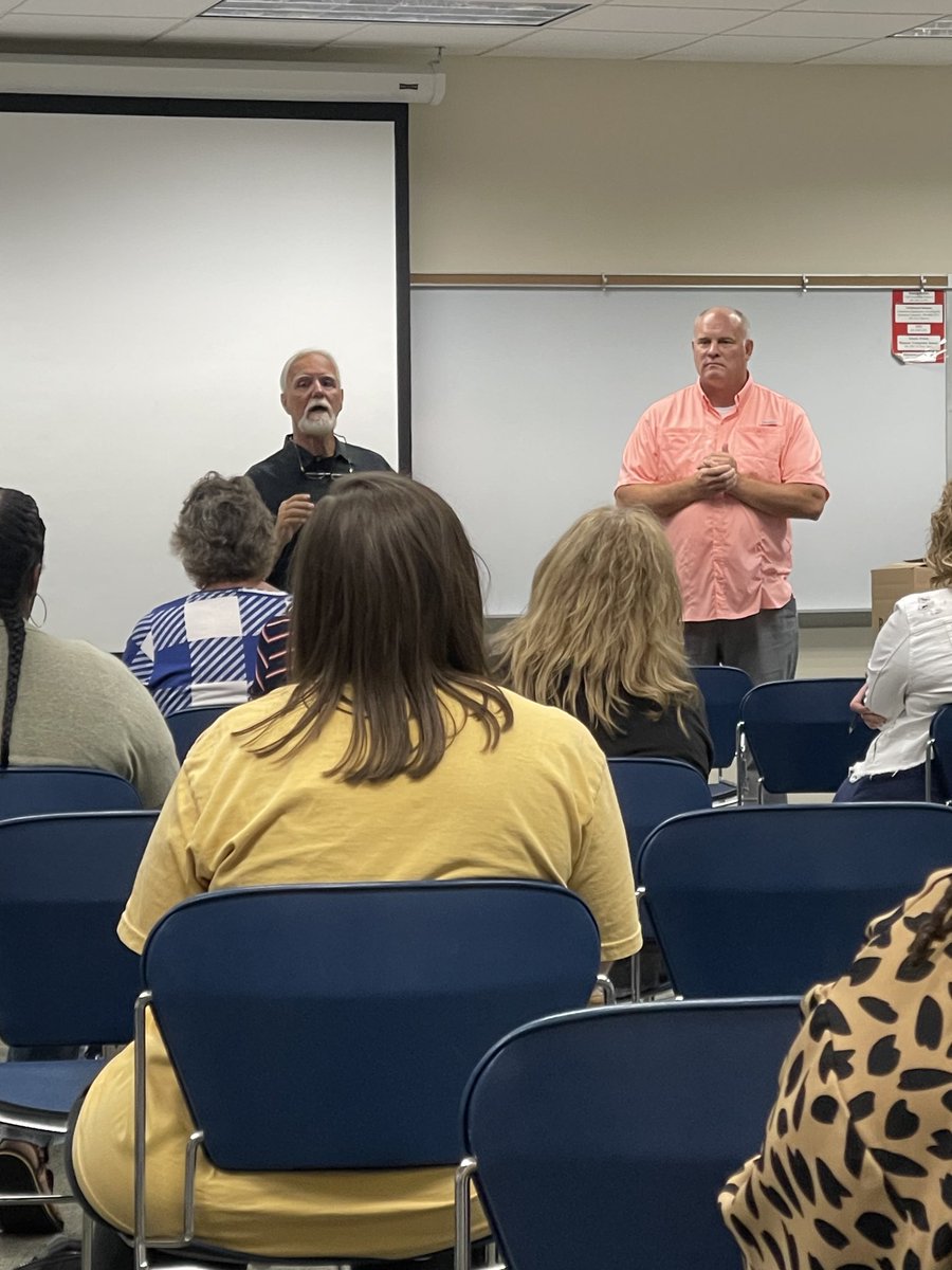 Dr. Ed Leoni and Dr. Neil Glass presenting “Pair of Docs, The Inner Game of Life” at #edtechsemo!