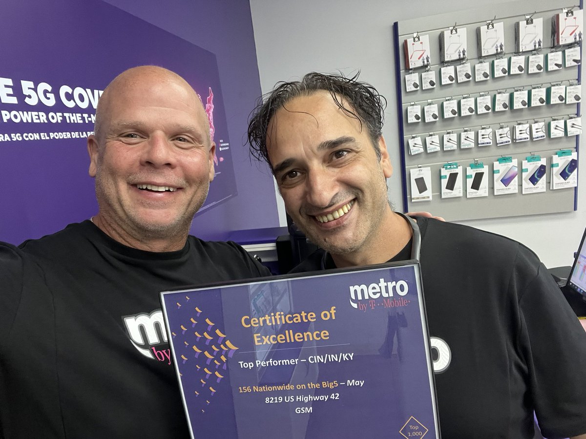 Gary Weisgerber (@gary_weisgerber) on Twitter photo Spending some time with my Metro Florence KY door and recognized them for being one of the top 1000 stores in Metro for a second month. Great job. Thank you. <a href="/delvenporter/">DELVEN PORTER</a> <a href="/WinstonAwadzi/">Winston Awadzi</a> <a href="/thayesnet/">Terry Hayes</a> Spending some time with my Metro Florence KY door and recognized them for being one of the top 1000 stores in Metro for a second month. Great job. Thank you. <a href="/delvenporter/">DELVEN PORTER</a> <a href="/WinstonAwadzi/">Winston Awadzi</a> <a href="/thayesnet/">Terry Hayes</a>