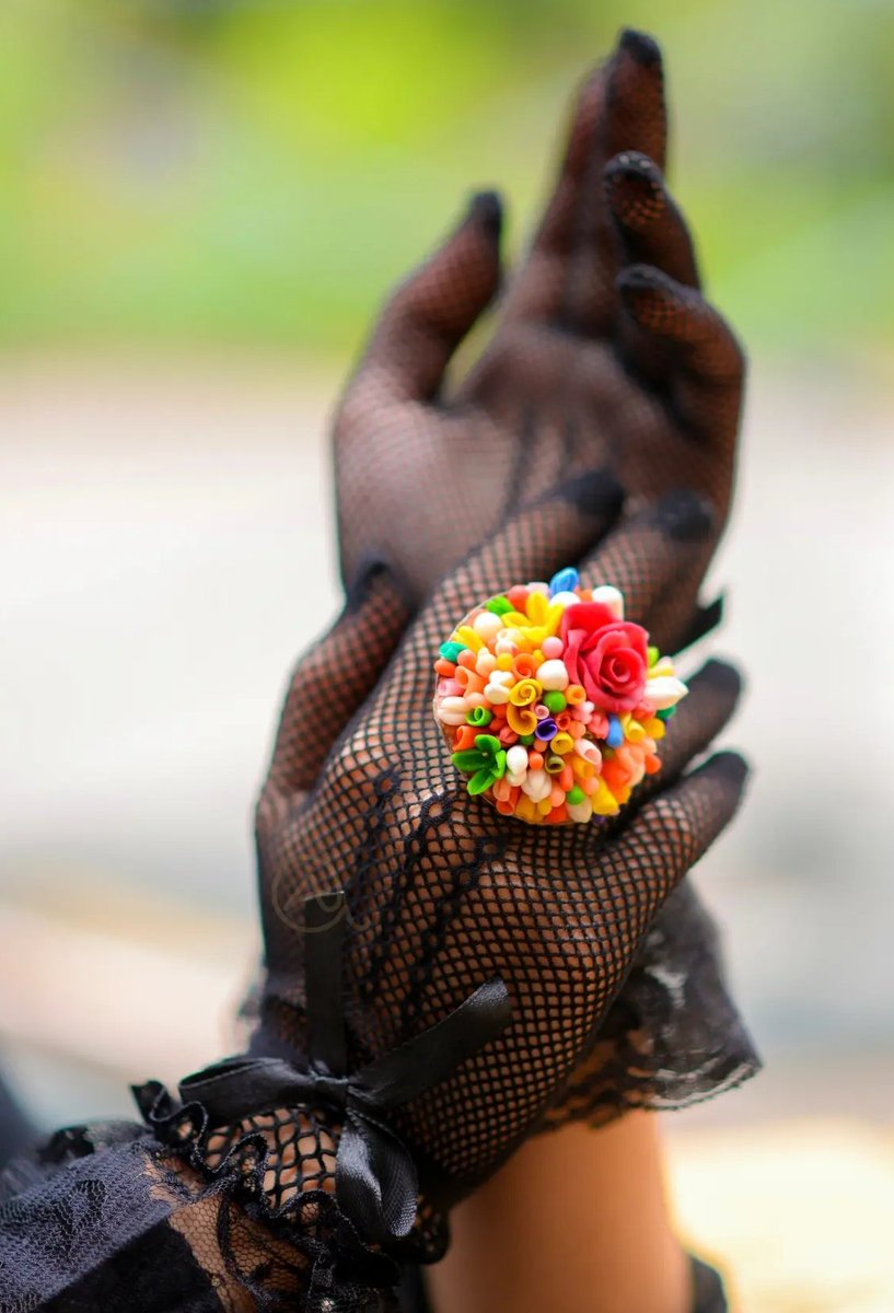 Aimi_Writes786's tweet photo. Handmade Floral Dough Rings🌸

Can be customized in any color.

Available in different designs and sizes.

#doughrings #handmade #jewelry #artandcrafts #rings #onlineshopping #businesswoman https://t.co/vhpWnQXyS9