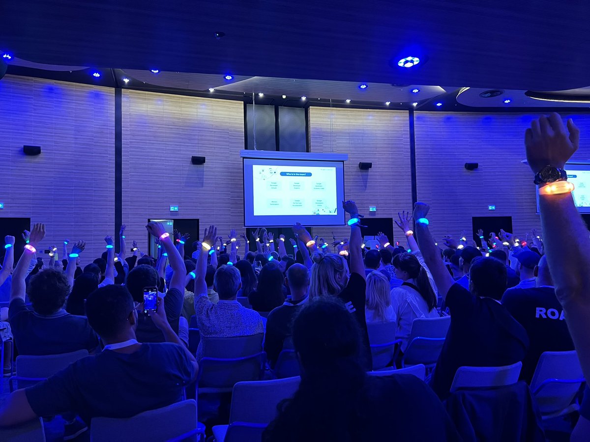 AlessioR101's tweet photo. #GoogleCommunityMixer2023 Amsterdam https://t.co/BMpdkhTnOD