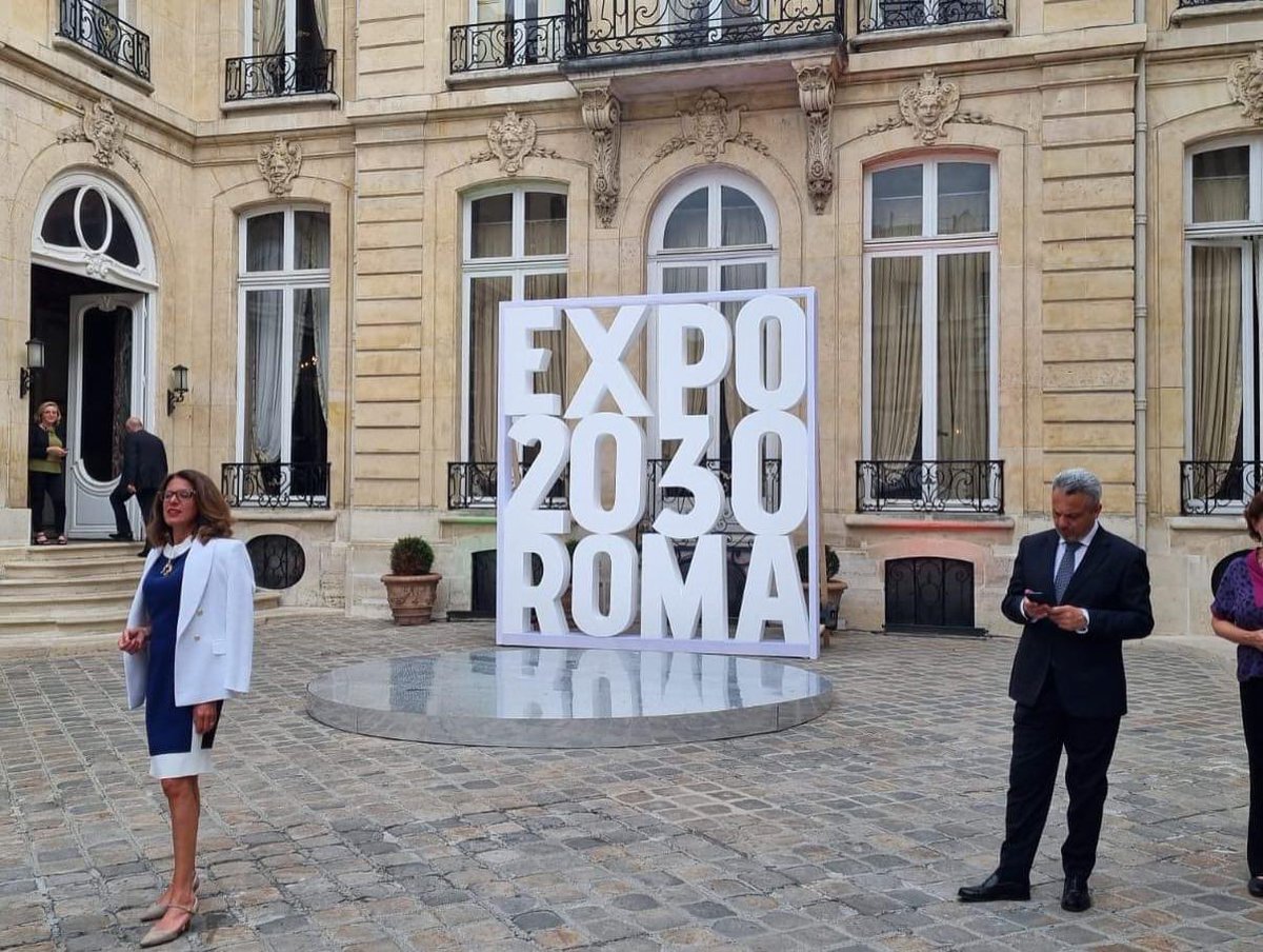 DAC Campania, POWERFLEX and our CEO Pietro Di Lorenzo have been invited by the Italian Ambassador at a special evening event at Ambasciata Italiana in Paris, Hôtel de La Rochefoucauld-Doudeauville, to celebrate the opening of #ParisAirShow2023 Special guest @AstroSamantha 💫