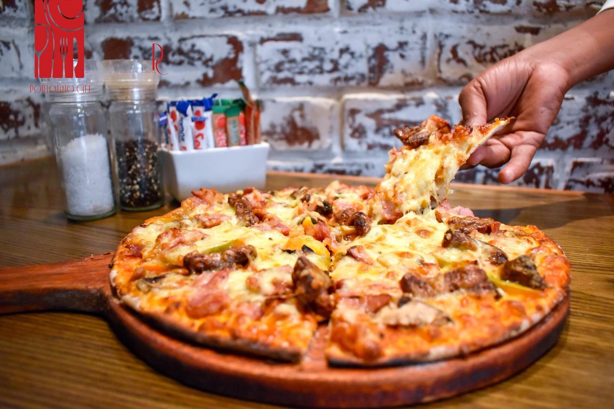 Did someone say Pizza🍕 🤤

Oh yes 💯💯
Its #choozapizzatuesdays
Visit our store at Airport Junction Mall and come and try some of our mouth watering pizzas🤤

For deliveries contact : 📞 +267 3960630 for more details
#ModernItalianEatery #pizzalover #pizzadates