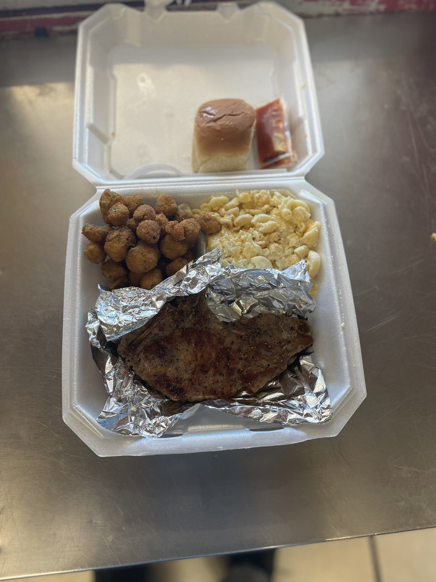KCLittleKitchen's tweet photo. Got a taste for a good pork chop? How about that pork chop grilled, fried, or smothered? KC’s Little Kitchen got that covered too! https://t.co/DcI4kWtJFW
