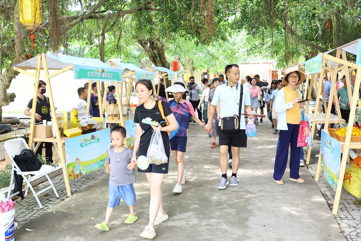 👩‍🌾A #wetland harvest festival was recently held in #Haikou. Locals and visitors enjoyed themselves greatly at the bazaar of agricultural produces, family #farming games, and singing and dancing performances, sharing the joy of a bumper #harvest in various ways.🤩🤩