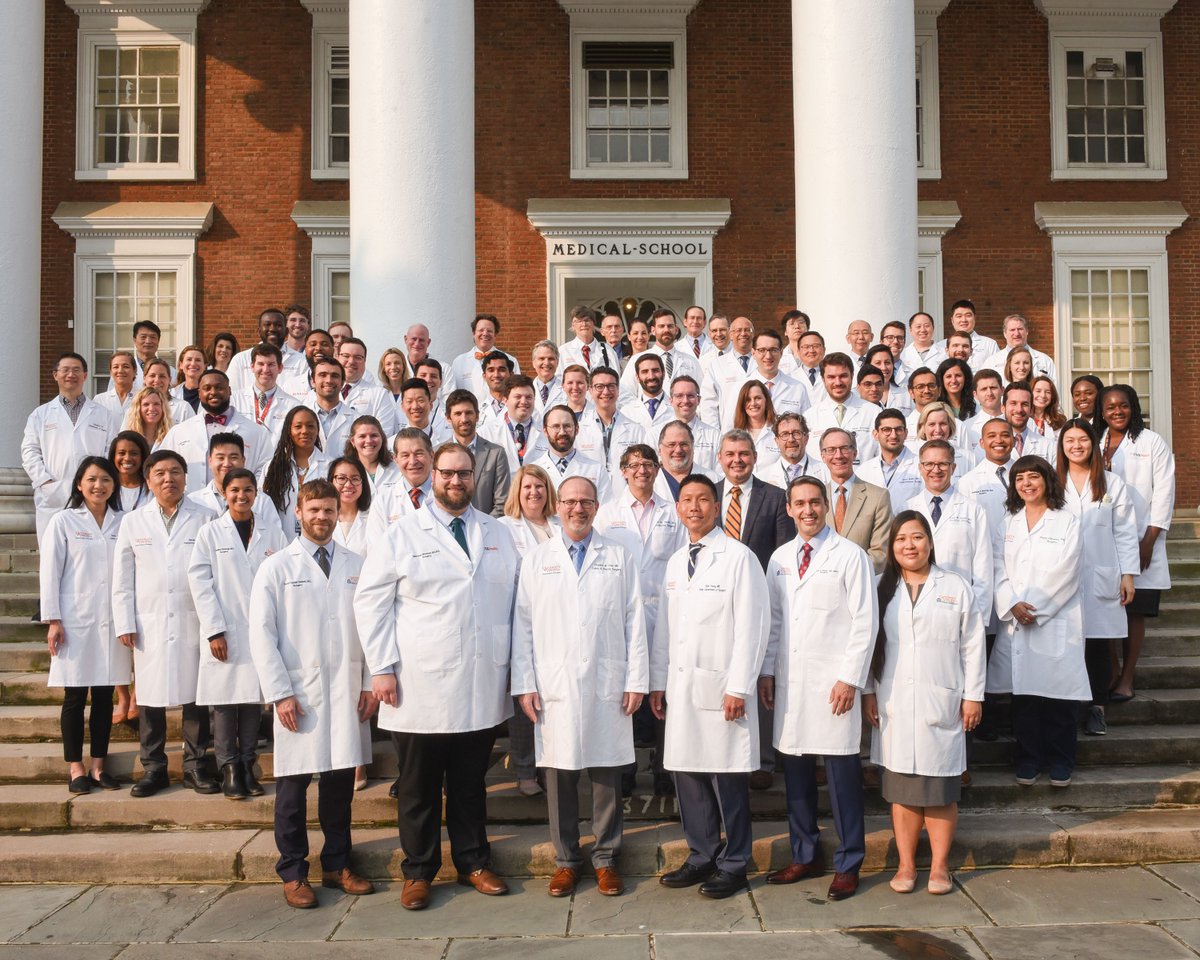 The Department of Surgery on the steps of the UVA School of Medicine, June 2023. So grateful for this team!🩺 #HoosUVASurgery @MedicineUVA