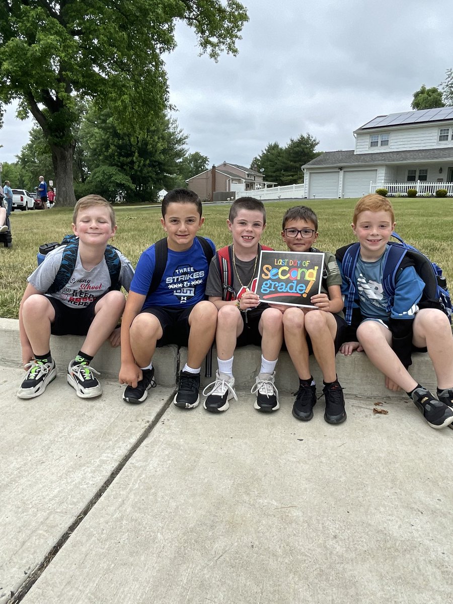 pto_errickson's tweet photo. Last day of school memories!!! HAPPY SUMMER!!!!! https://t.co/6iMKiQwNR8