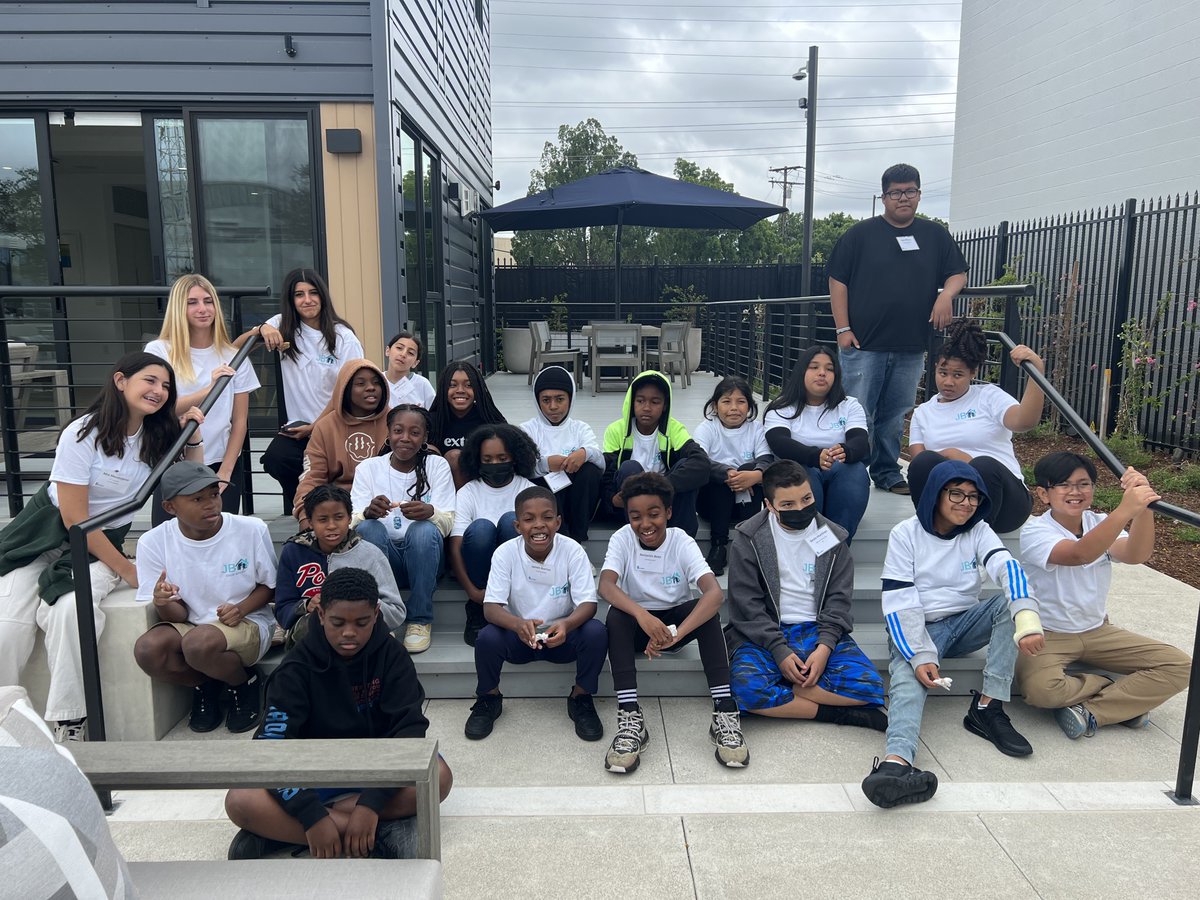 BIASC's tweet image. Junior Builder Day 1 Recap! On Day 1, Junior Builders participated in an online design course overview and toured our lead sponsor @socalgas's H2IE Home with interactive student Q&amp;amp;A. Thank You to our Sponsors: SoCalGas, @brookfieldsocal and @merueloinc. #BIASC