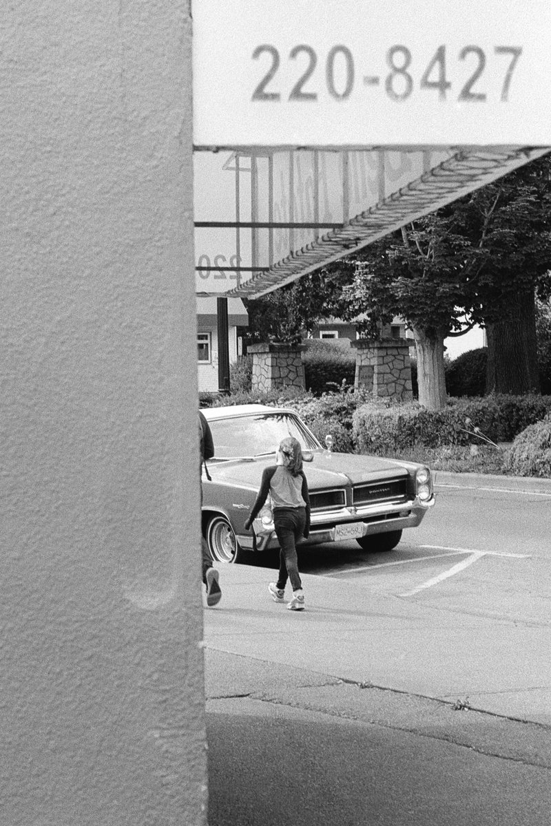 Esquimalt and Fraser

#LeicaM6 #IlfordHP5 #BlackAndWhite #FilmPhotography #StreetPhotography #BelieveInFilm #Vancouver #Vanspc #HomeDeveloping