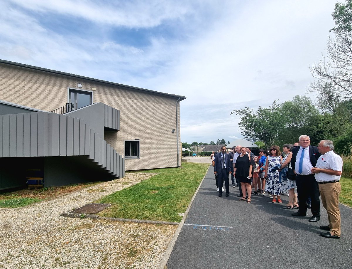 ChristianBruyen's tweet photo. Importants travaux de rénovation énergétique du collège du Grand Morin à #Esternay. Un projet bénéfique pour les élèves, pour une équipe éducative engagée et répondant à l'enjeu environnemental. @DptMarne porte ce projet d'1 M€ bien soutenu par @Prefet51.
Bel été à tous ! https://t.co/k1K03Uci8X