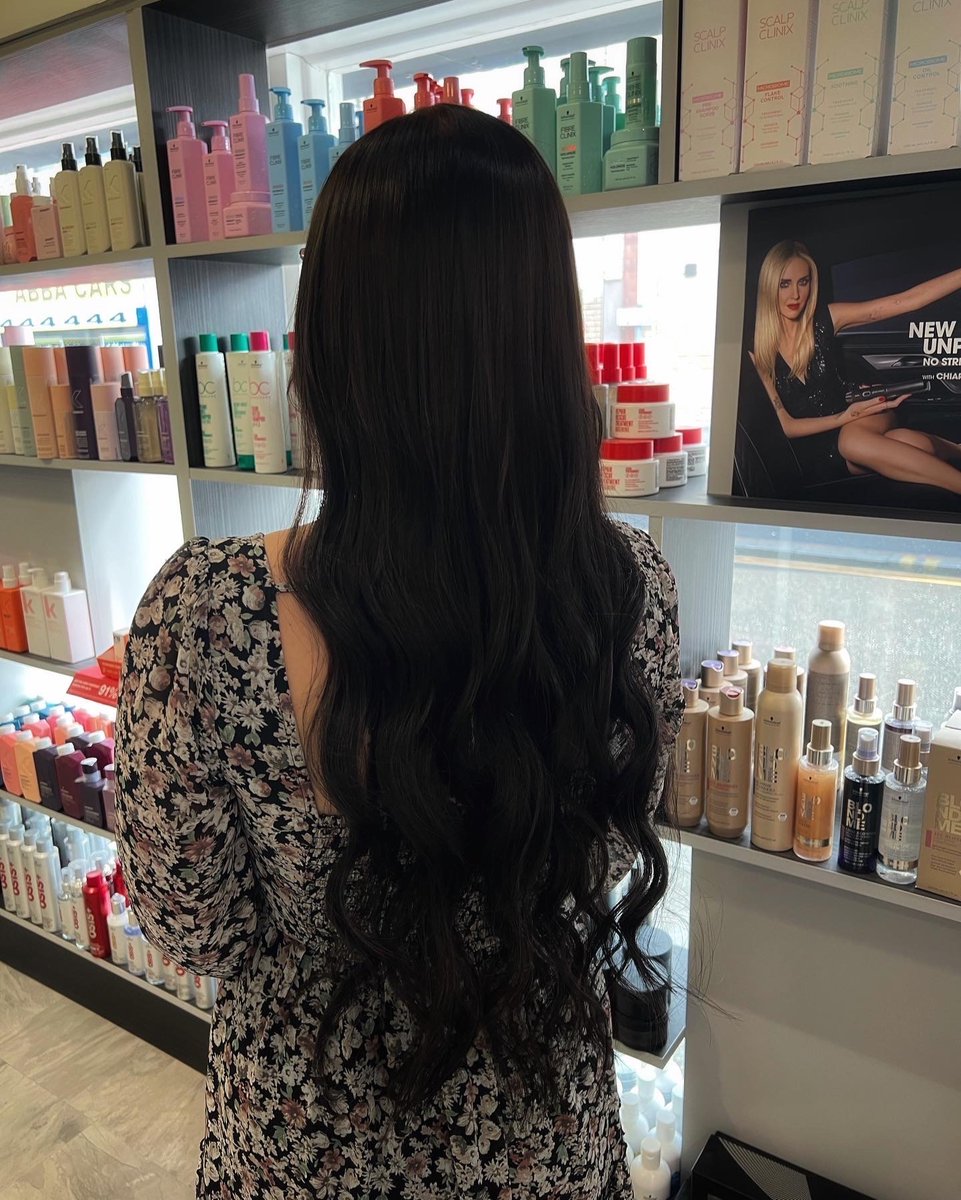 JakataSalon's tweet image. Need a revamp? Our talented colorists and extension experts are here to create the perfect look for you. Don't miss out, book your consultation today! 🎨✨ 

jakatasalon.co.uk/bookings

Work pictured by: @laurenth0mpsonhair 

#jakatasalon #ColorTransformation #Consultation