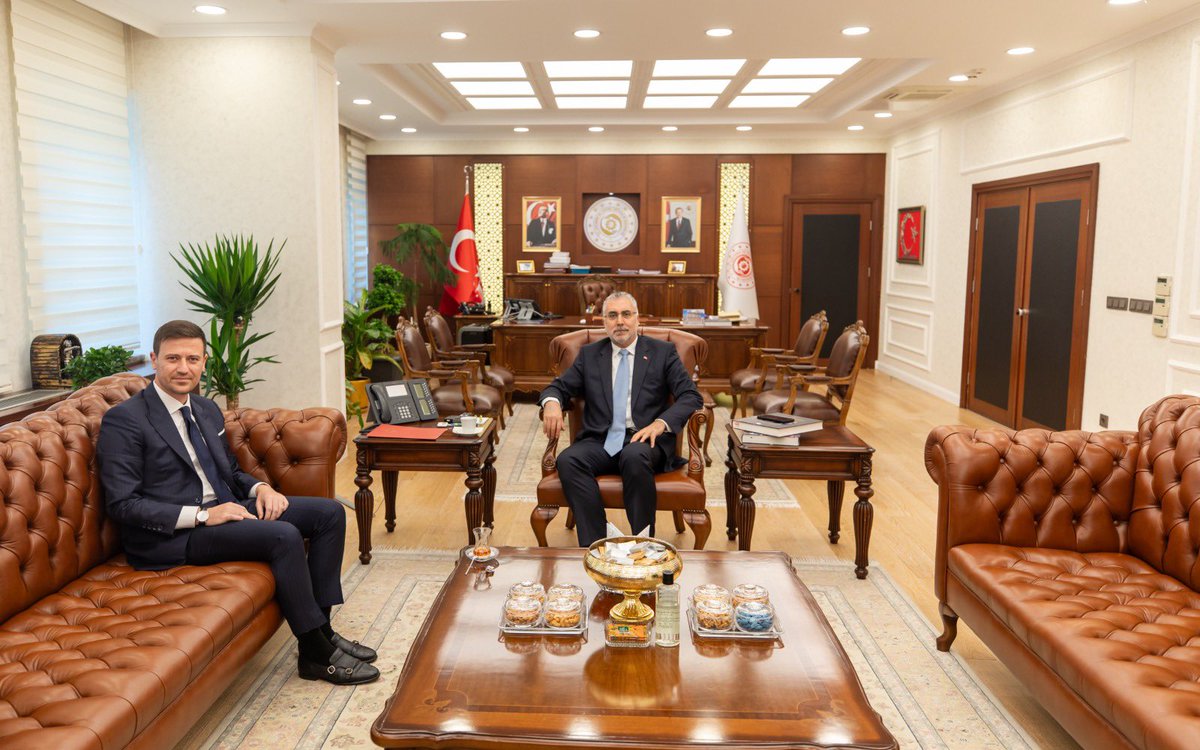 isikhanvedat's tweet photo. Tebrik ziyaretleri için Ankara Milletvekilimiz Sn.@fethanbaykoc'a, İstanbul Milletvekillerimiz Sn. @avademyildirim'a ve @avsengulk'ya teşekkür ediyorum. https://t.co/pFbWDXclSS