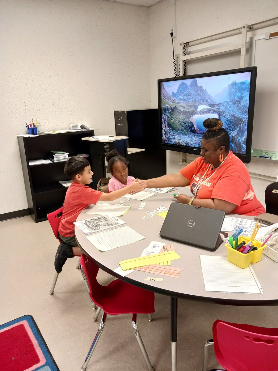 Jessica Dodd (@jjdodd_1972) on Twitter photo Celebrating student success during small group <a href="/AldineRUSH/">Aldine ISD Primary & Elementary Summer Camp</a> #SummerRush #CampCWood Celebrating student success during small group <a href="/AldineRUSH/">Aldine ISD Primary & Elementary Summer Camp</a> #SummerRush #CampCWood