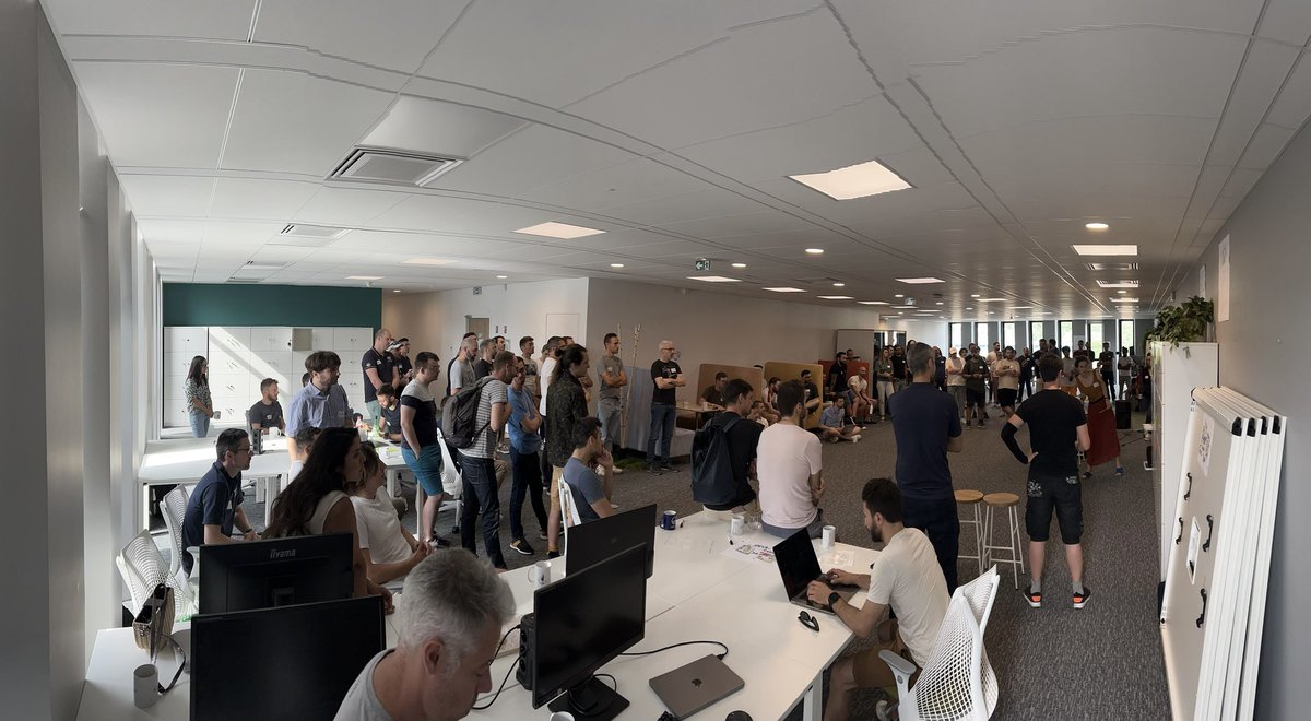 tpierrain's tweet photo. #Agicap #unconf episode 2.
Market place this morning 🙂 https://t.co/Q8Ycdkrdel