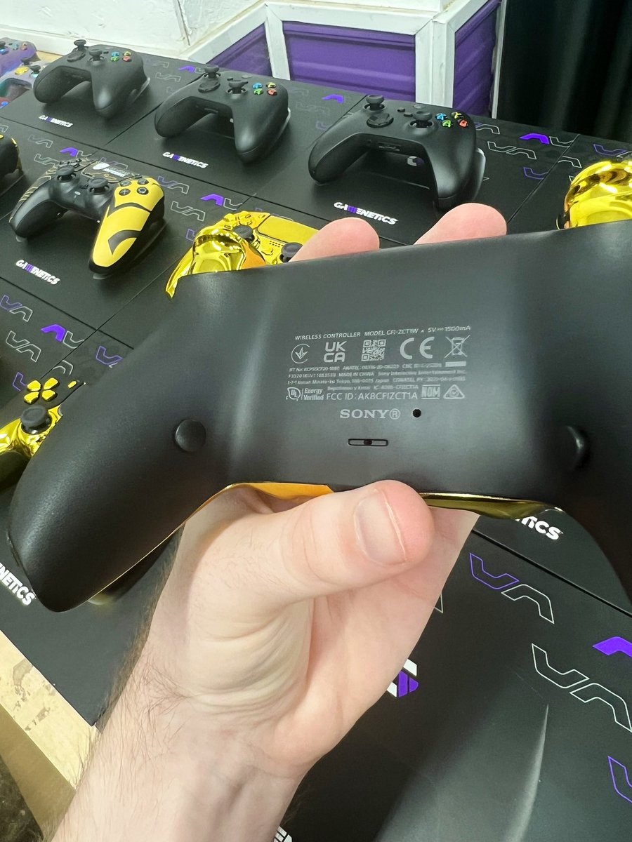 Gameneticshq's tweet photo. It’s safe to say that gold and black is a very popular combo! 

And just a reminder, we do offer mods like back buttons and mouse click bumpers/triggers 🎮 https://t.co/bgifk9LqR3